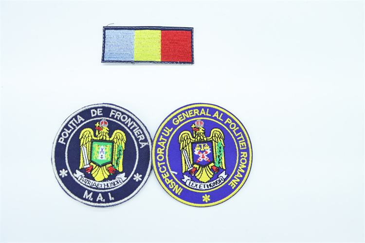 Meilleure qualité OEM ODM rangs signe pilote aviateurs fil d'or broderie épaulettes accessoires uniformes épaulettes Badges 