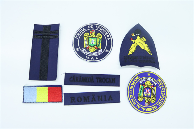 Meilleure qualité OEM ODM rangs signe pilote aviateurs fil d'or broderie épaulettes accessoires uniformes épaulettes Badges 